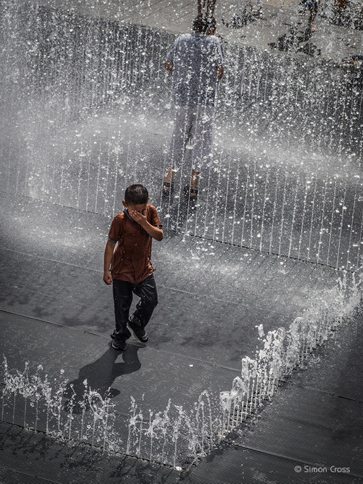 London street photography © Simon Cross